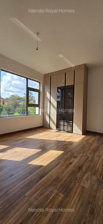 5 Bed Townhouse with En Suite at Lavington Green - 13