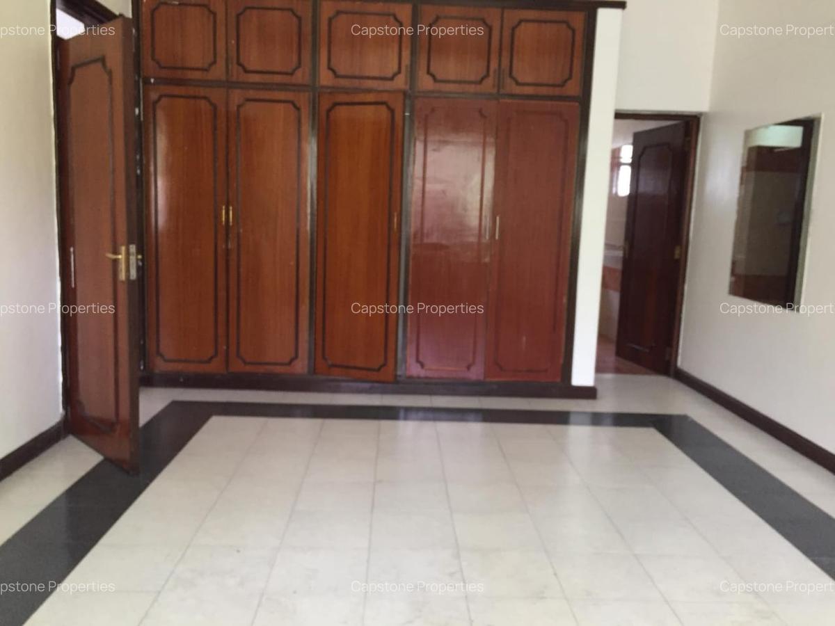 4 Bed Townhouse with En Suite in Spring Valley - 16