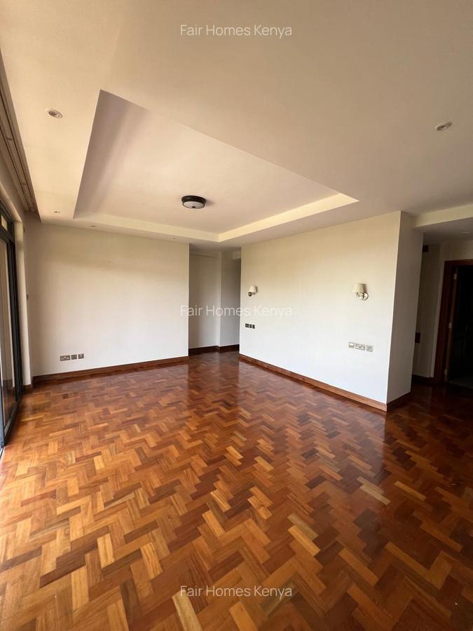 4 Bed Apartment with En Suite at Riverside Drive - 2