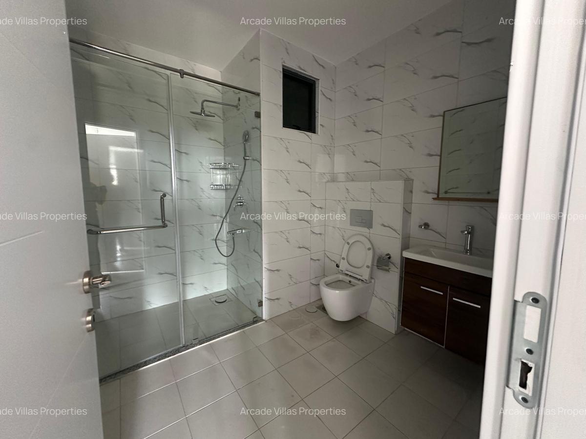 2 Bed Apartment with En Suite in Lavington - 11