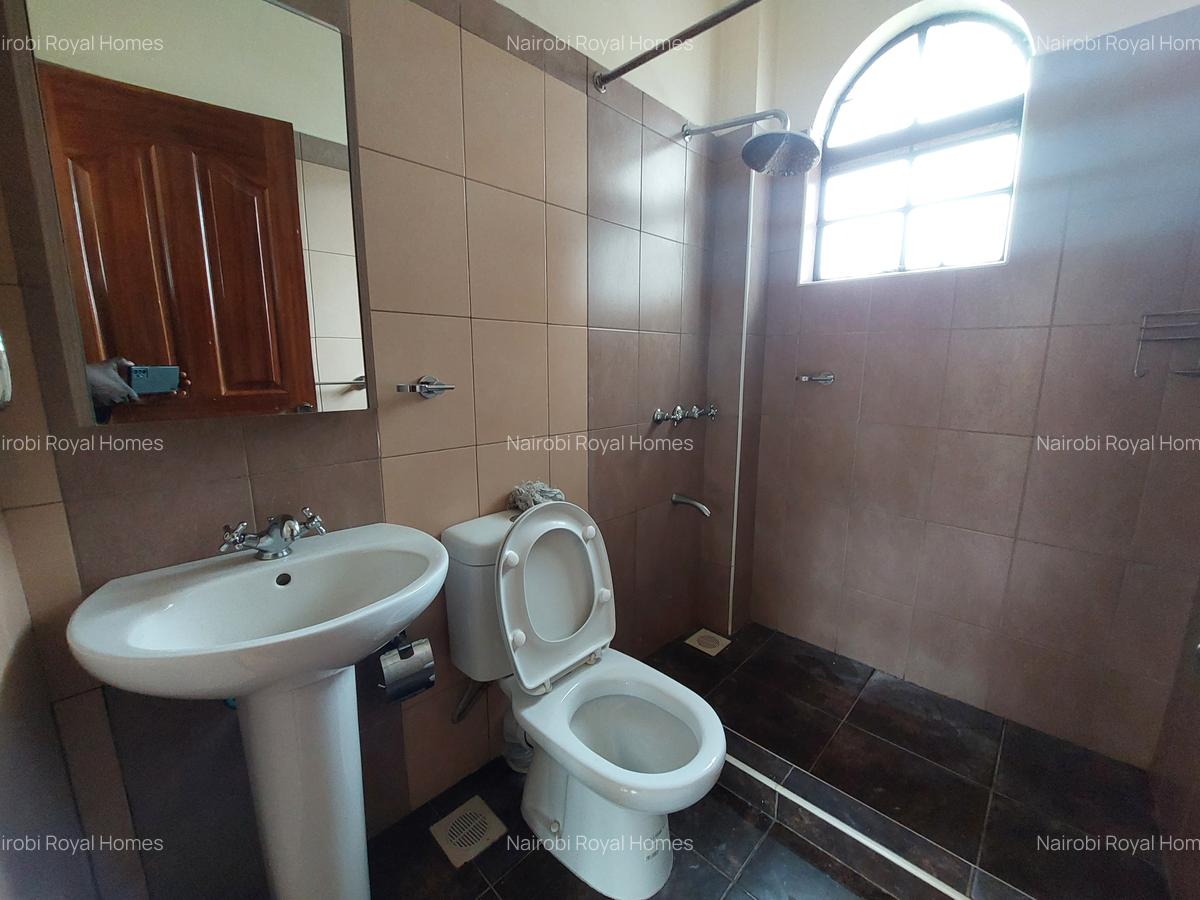 4 Bed House with En Suite at Meadows - 14