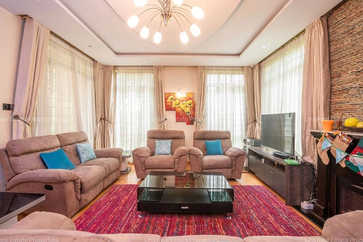 5 Bed Townhouse with En Suite in Lavington - 9