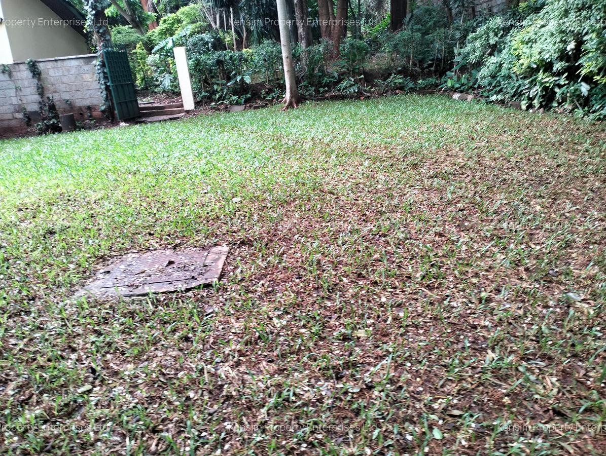 5 Bed House with En Suite in Lavington - 16
