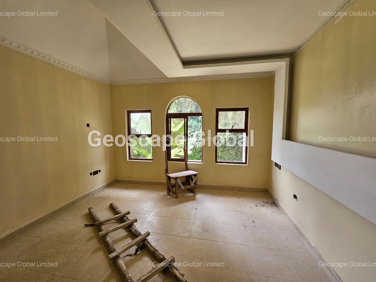4 Bed House with En Suite in Kitisuru - 3
