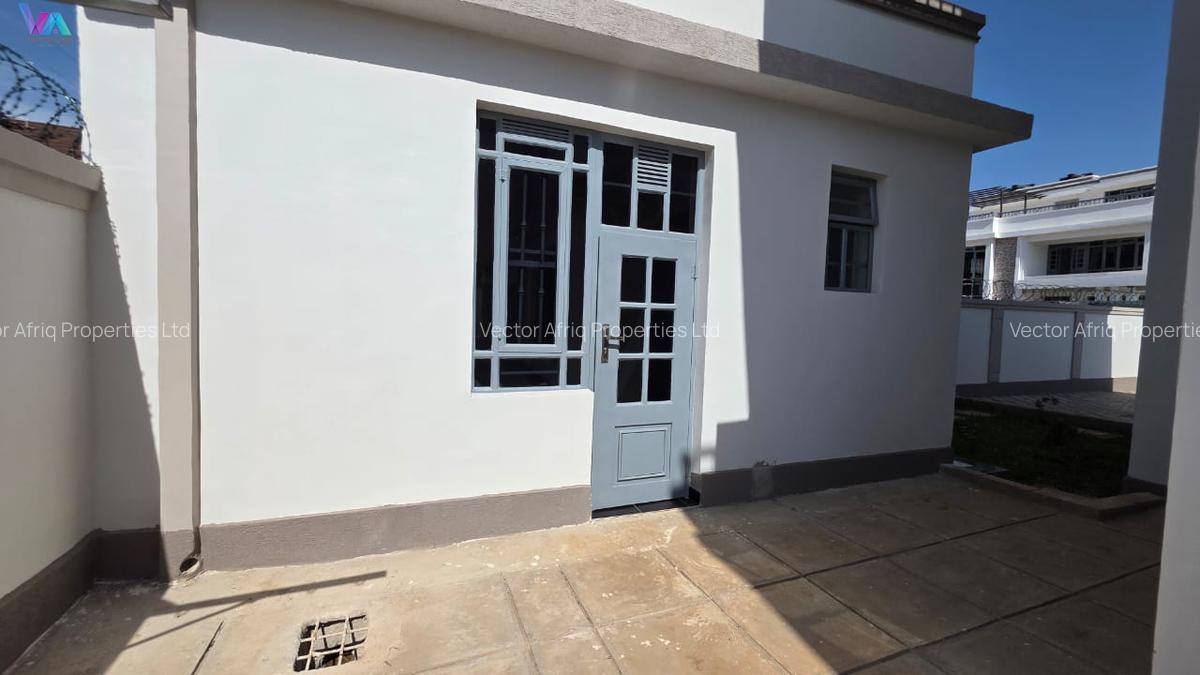 4 Bed Townhouse with En Suite in Ruiru - 13