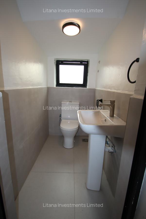 4 Bed Villa with En Suite at Kamakis Corner - 12