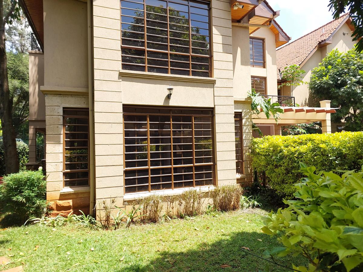 5 Bed Townhouse with En Suite at Off Convent Drive 44 - 3