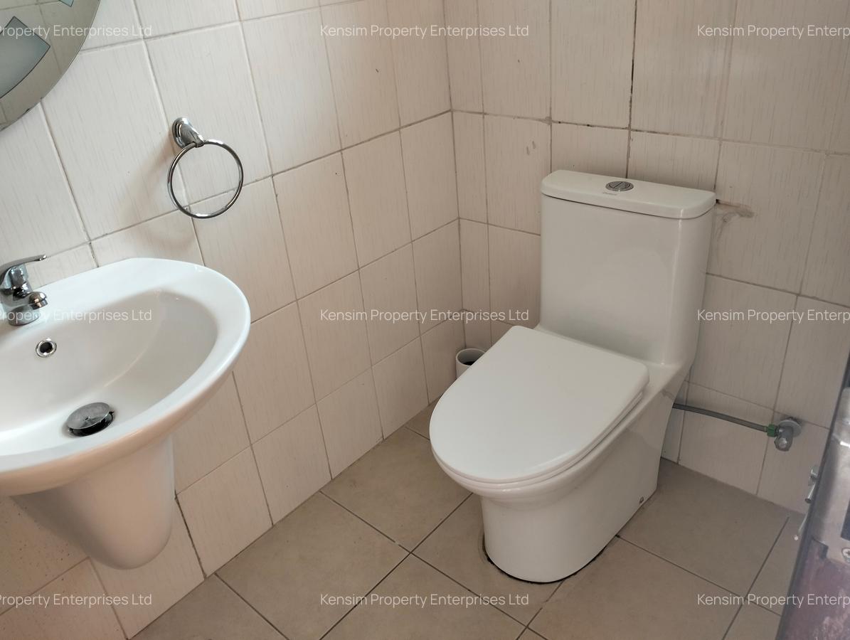 5 Bed Townhouse with En Suite in Lavington - 12