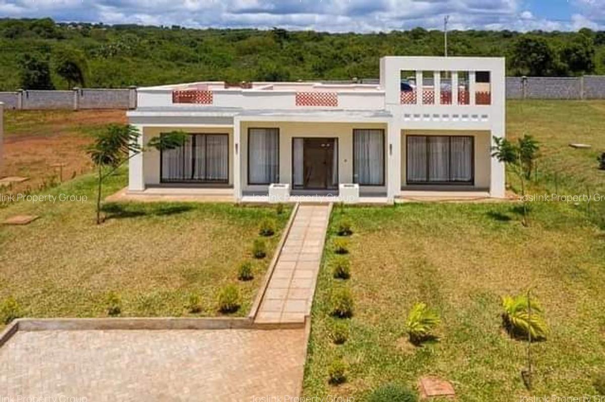 4 Bed Apartment with En Suite at Mt Kenya - 1