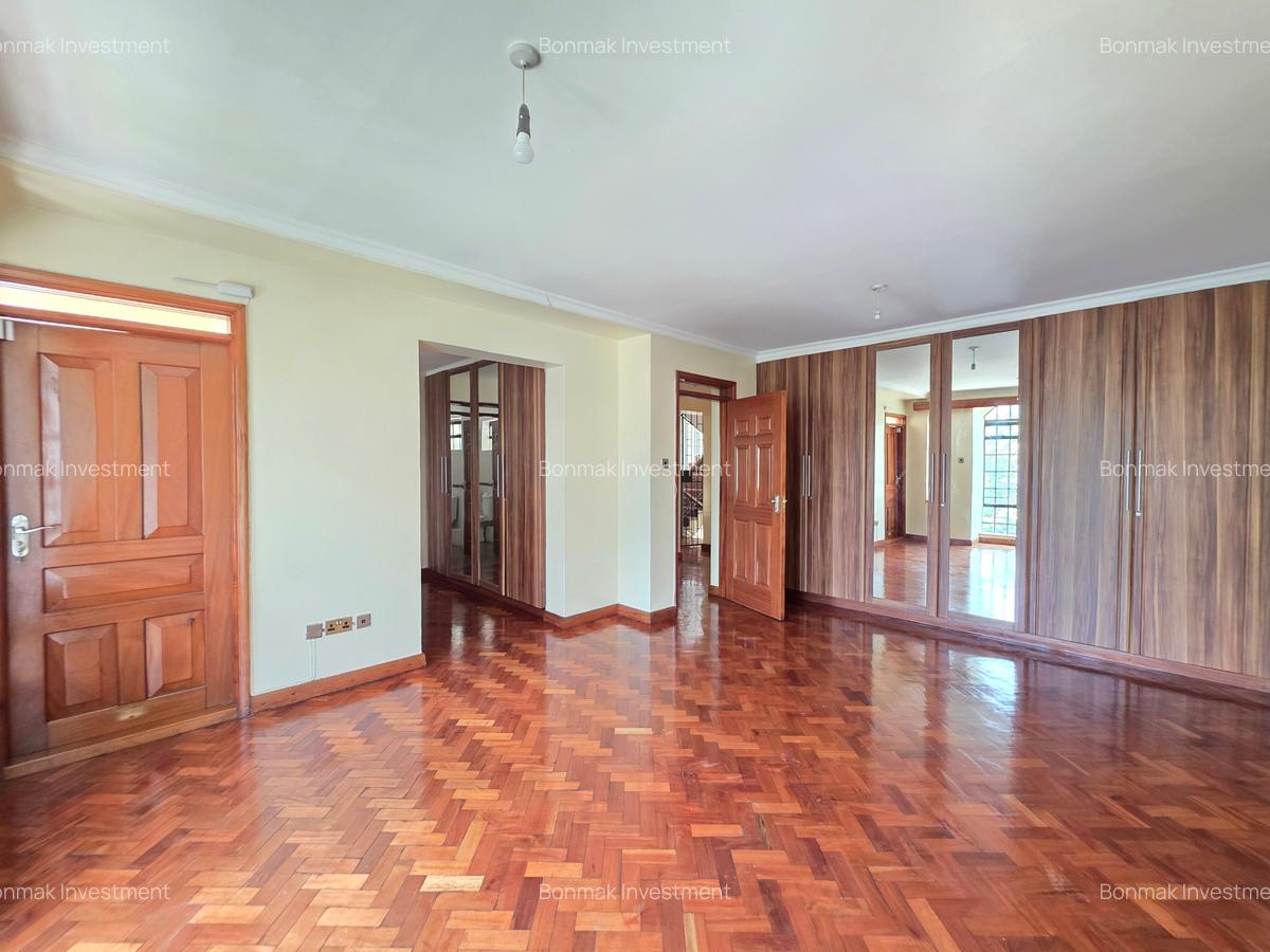 4 Bed Townhouse with En Suite at Riverside Drive. - 12