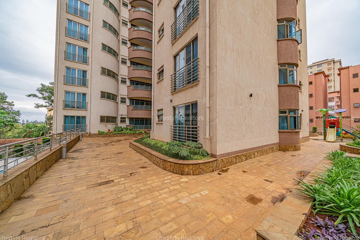 Serviced 3 Bed Apartment with En Suite at Valley Arcade - 16