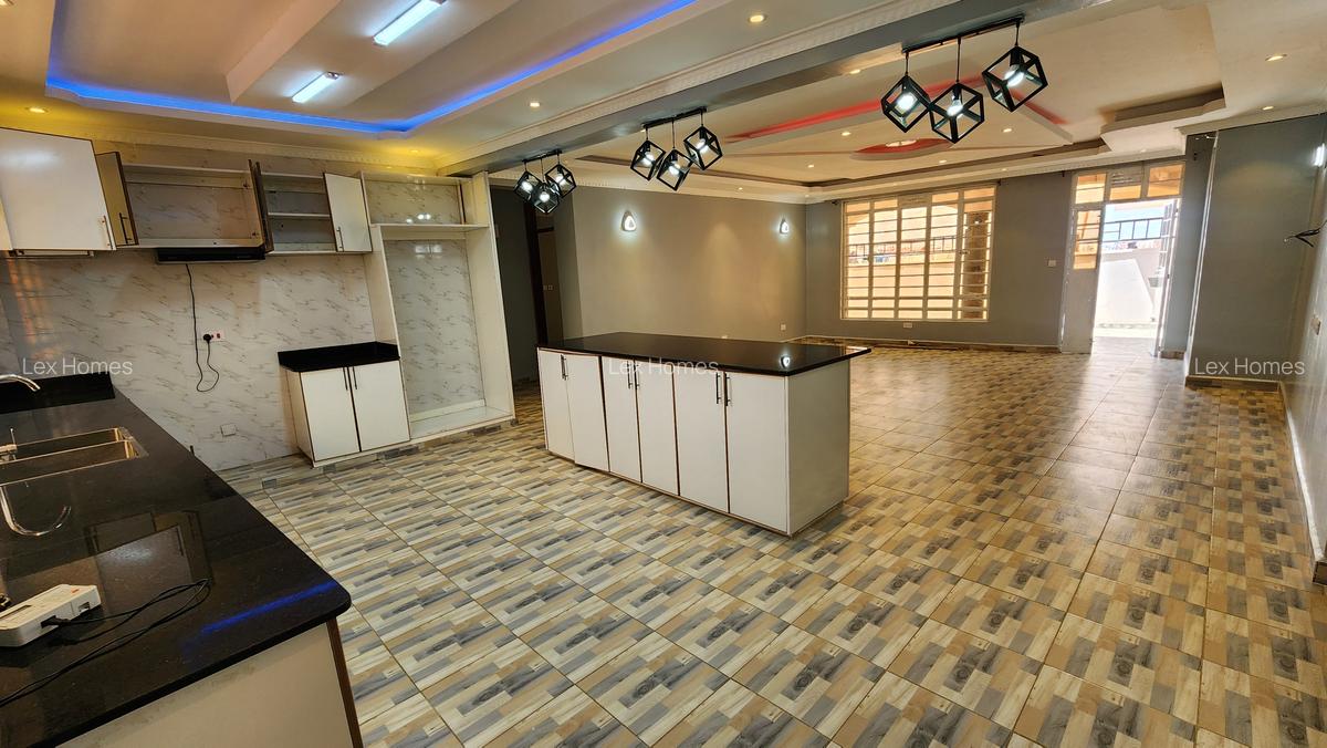 3 Bed House with En Suite at - 4