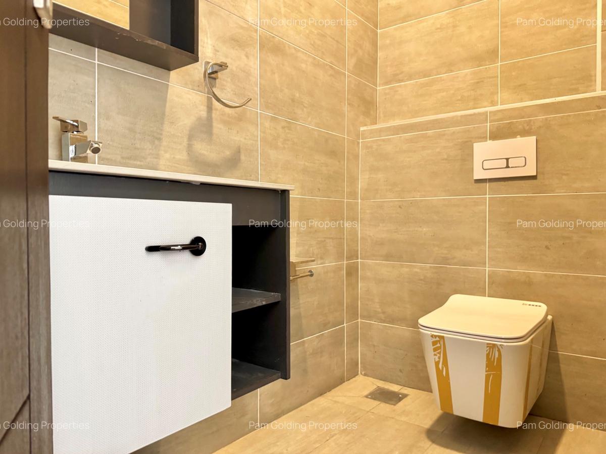 3 Bed Apartment with En Suite in Riverside - 13