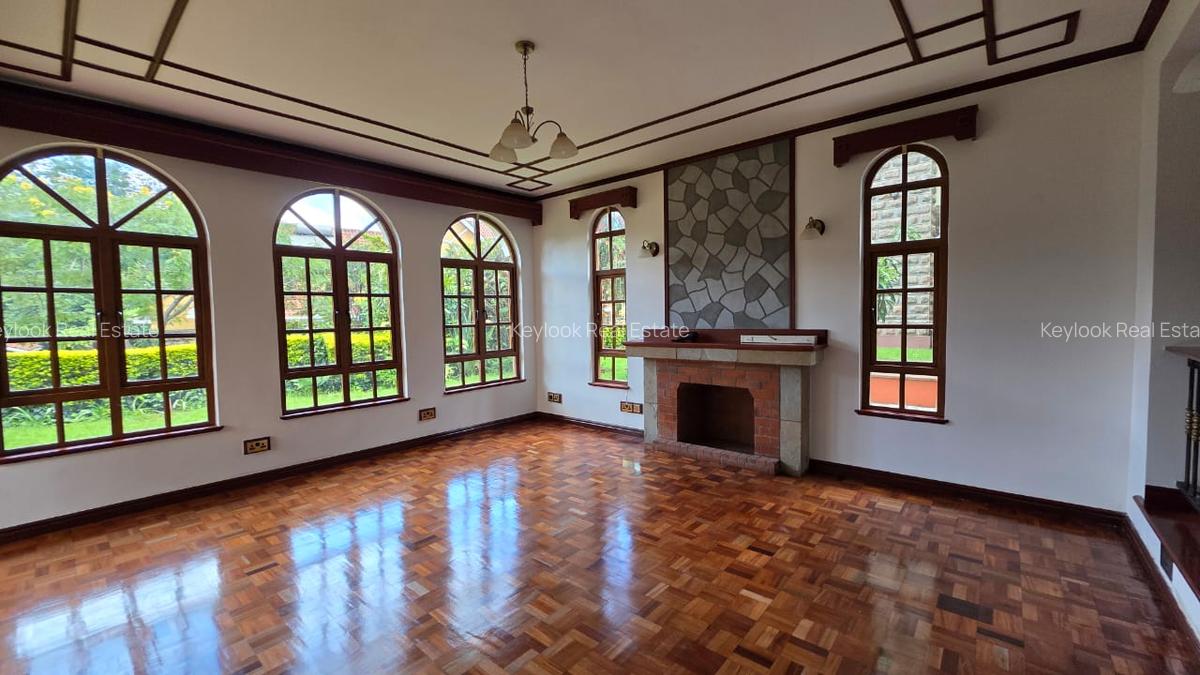 4 Bed Townhouse with En Suite at Lavington - 6