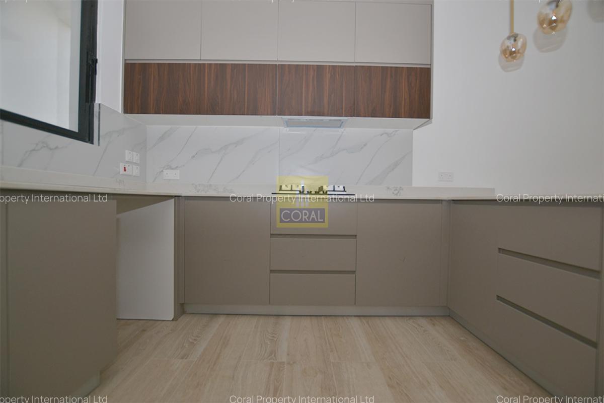 3 Bed Apartment with Swimming Pool in Rosslyn - 8