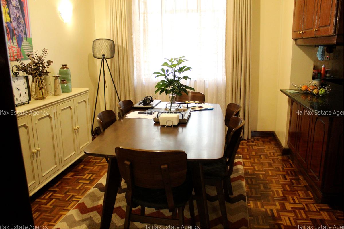 4 Bed Apartment with En Suite in Brookside - 2