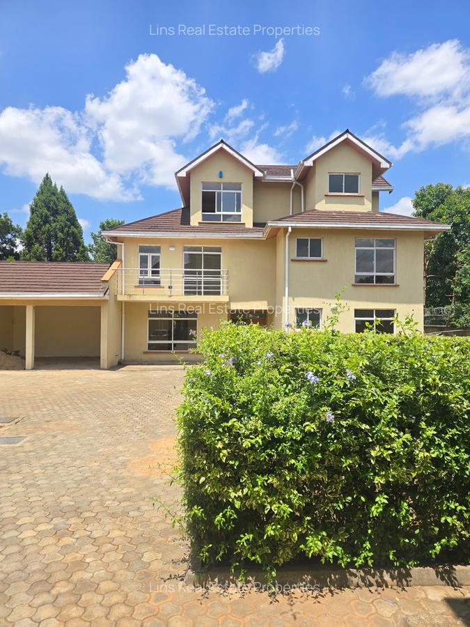 5 Bed Townhouse with En Suite in Kyuna - 1