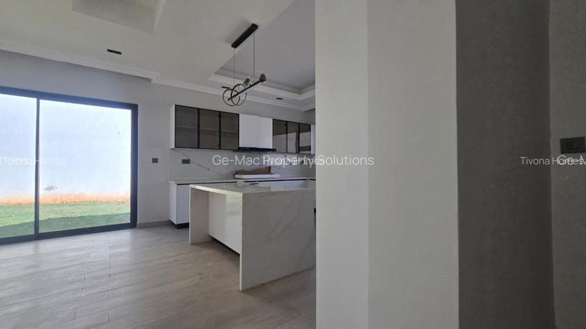 5 Bed House with Garden in Lavington - 3