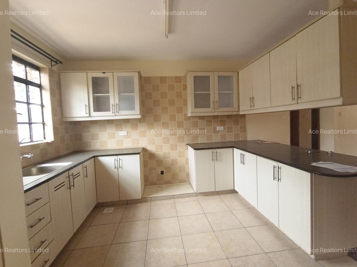 2 Bed Apartment with En Suite at Riverside Drive - 5