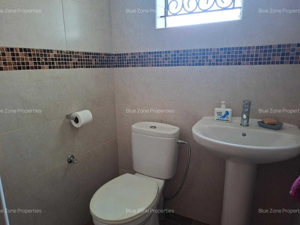 5 Bed Townhouse with En Suite at Ibis Crescent - 14