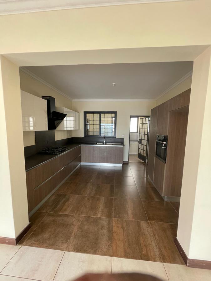 3 Bed Apartment with En Suite at Off City Park Drive - 5