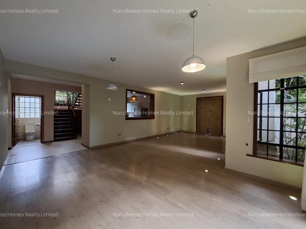 2 Bed Townhouse with En Suite in Lake View - 5