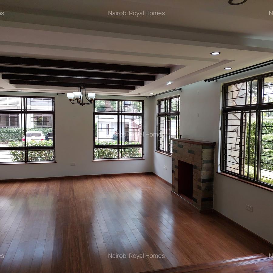5 Bed Townhouse with En Suite at Lavington Convent Drive - 16