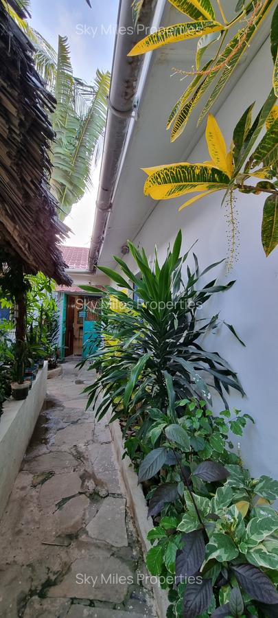 4 Bed House with En Suite at Broadway - 14