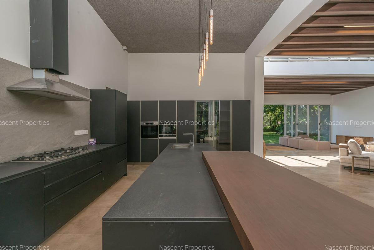 4 Bed House with En Suite in Runda - 4