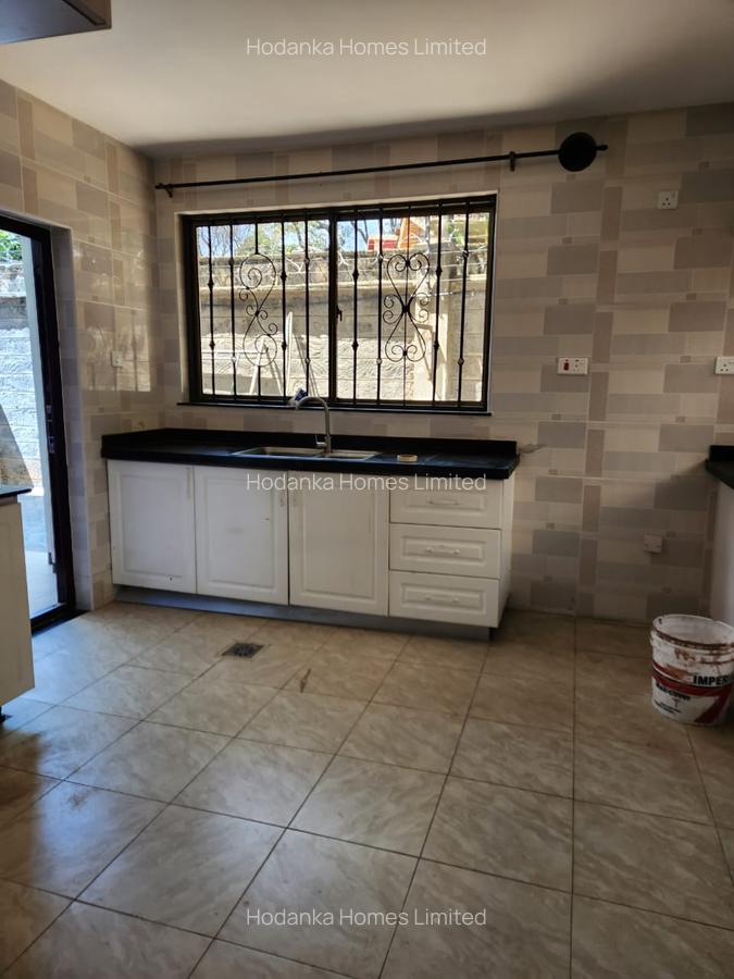 5 Bed Townhouse with En Suite in Lavington - 7