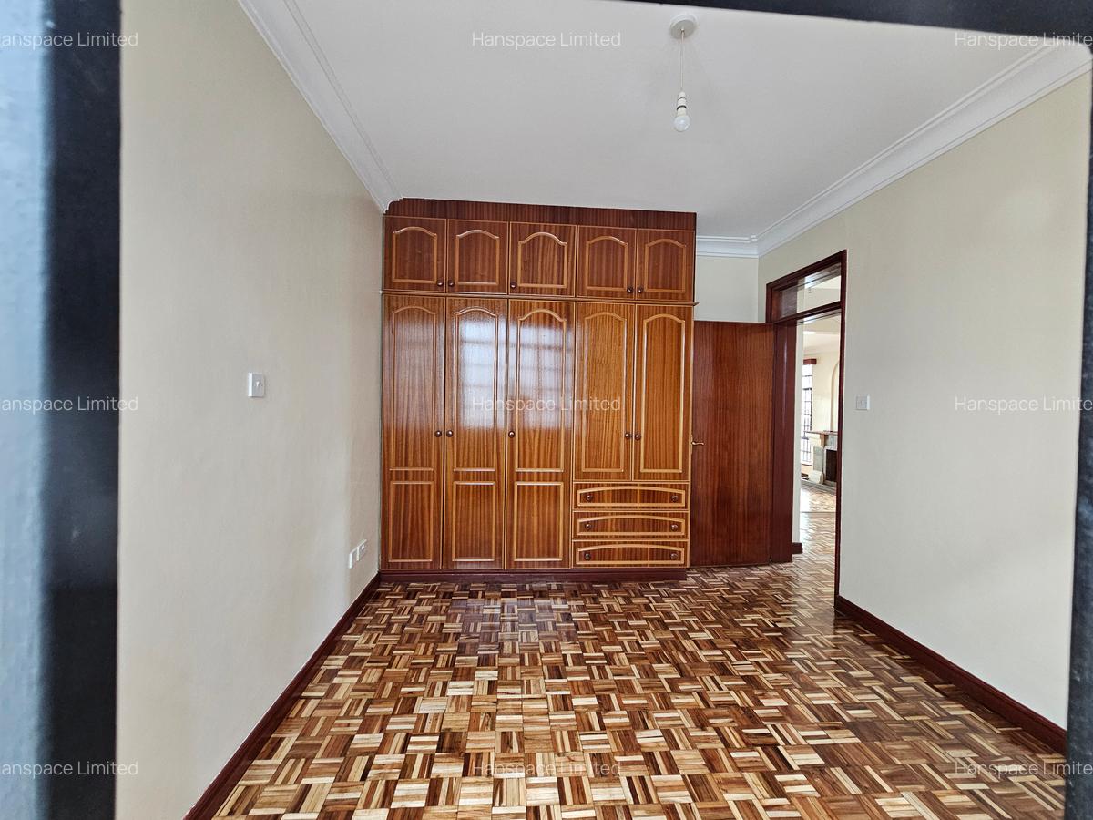 4 Bed Villa with En Suite at Kaputei Road - 6