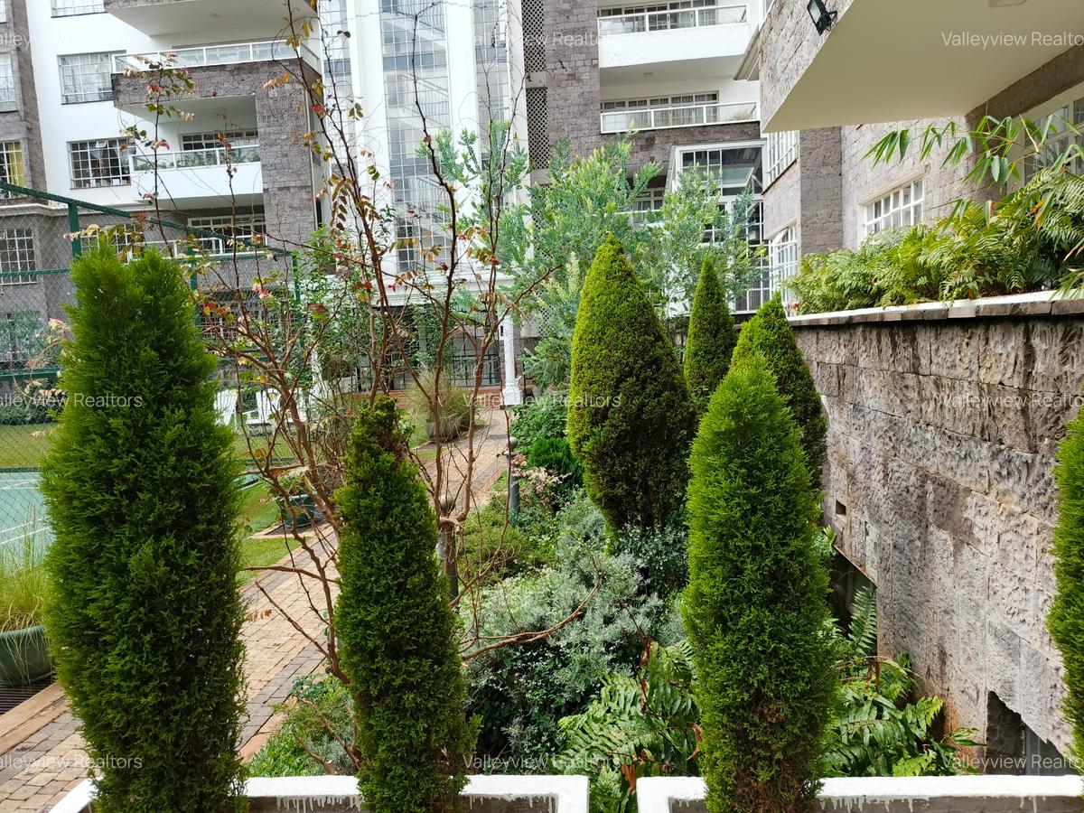 3 Bed Apartment with En Suite at Lavington - 1