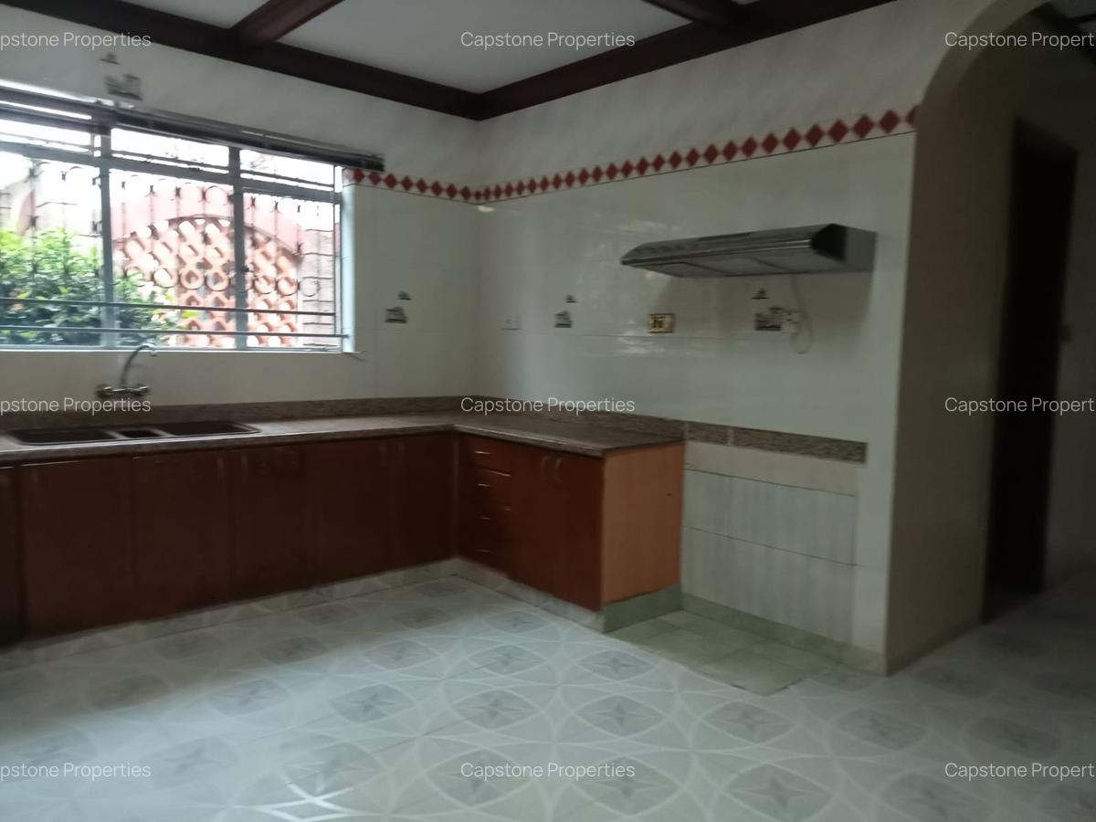 5 Bed House with En Suite in Runda - 5