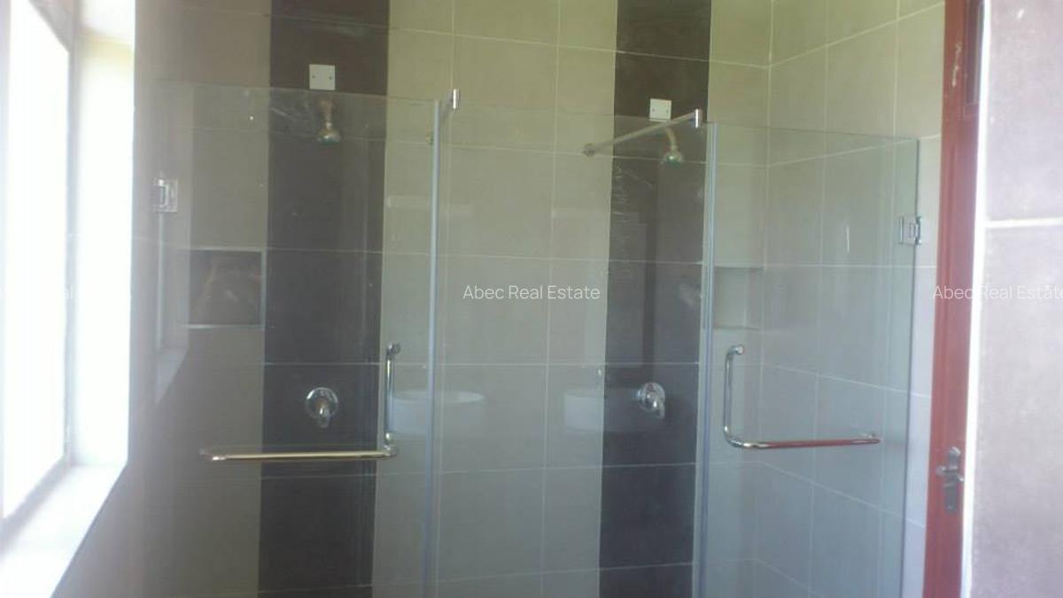 4 Bed House with En Suite at Ridgeways Lane - 14