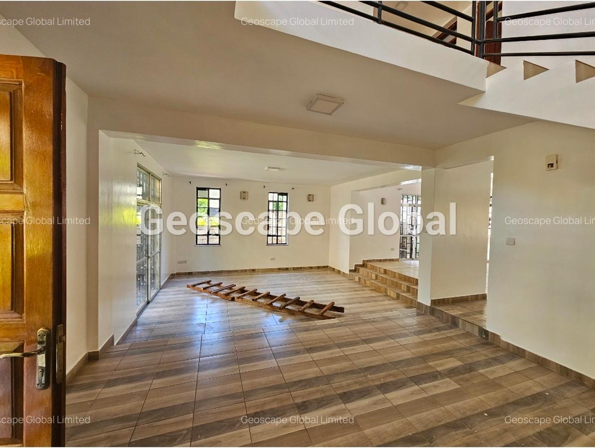 5 Bed House with En Suite in Kyuna - 9