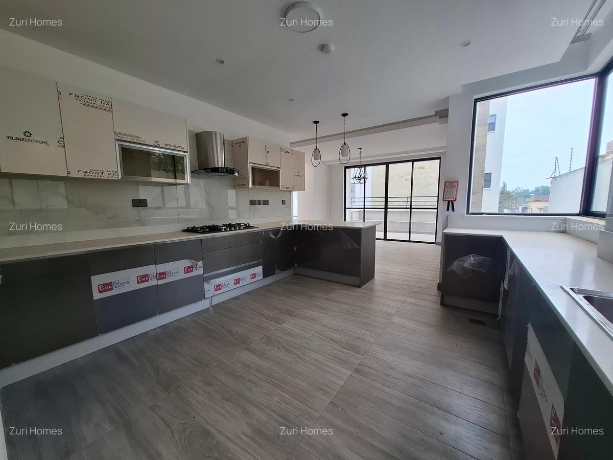 5 Bed Townhouse with En Suite in Lavington - 20