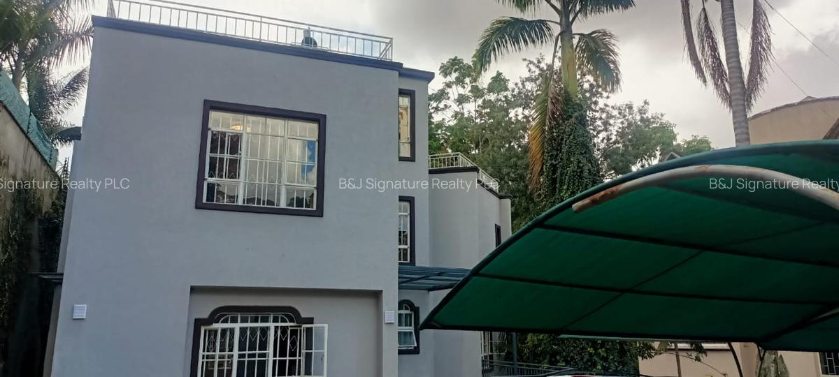 4 Bed Villa with En Suite in Spring Valley - 2