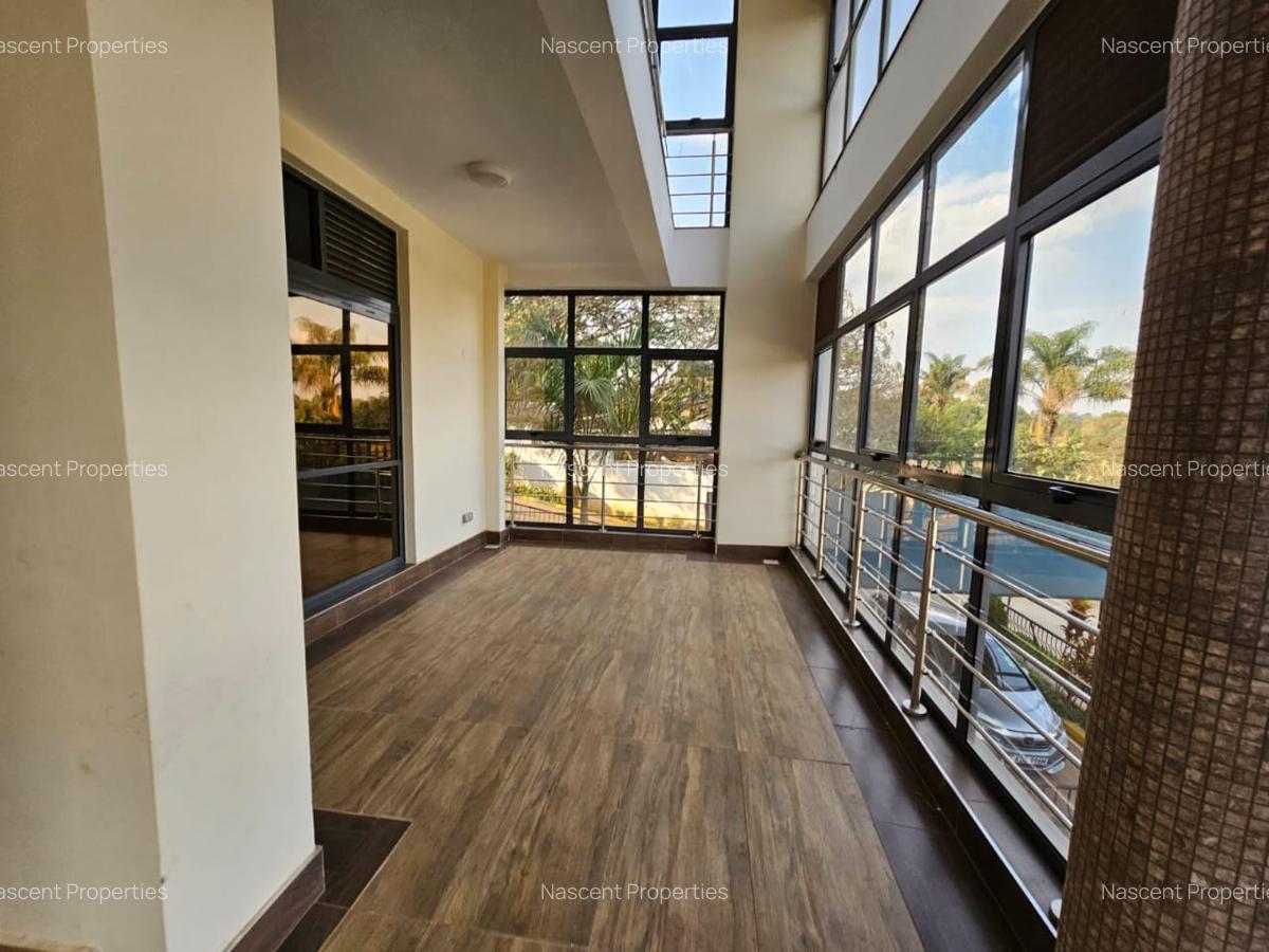 7 Bed House with En Suite in Nyari - 6