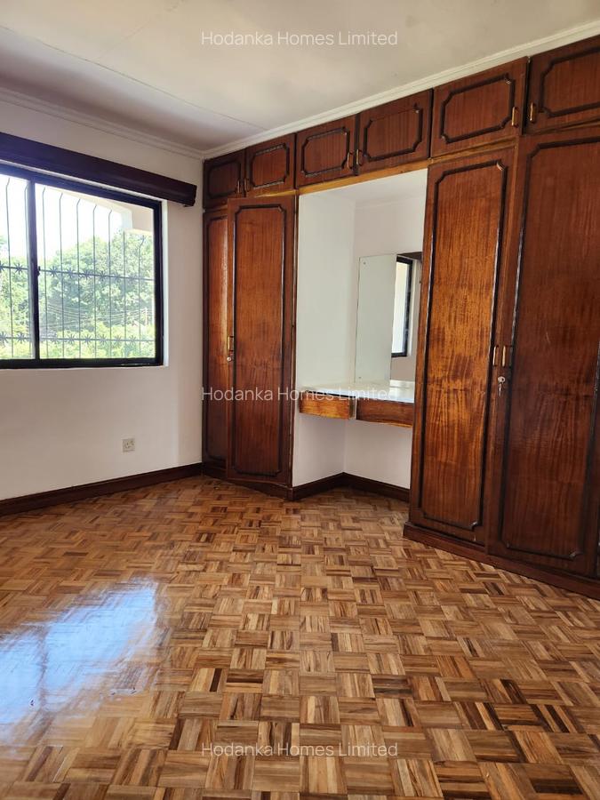 4 Bed Villa with En Suite in Lavington - 3