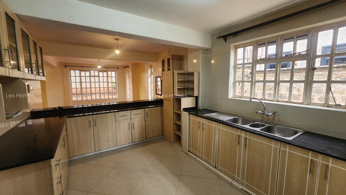 4 Bed House with En Suite at Rimpa - 9