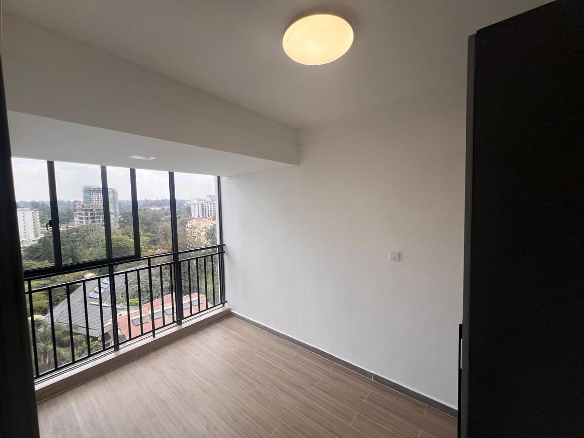 1 Bed Apartment with Gym in Riverside - 7