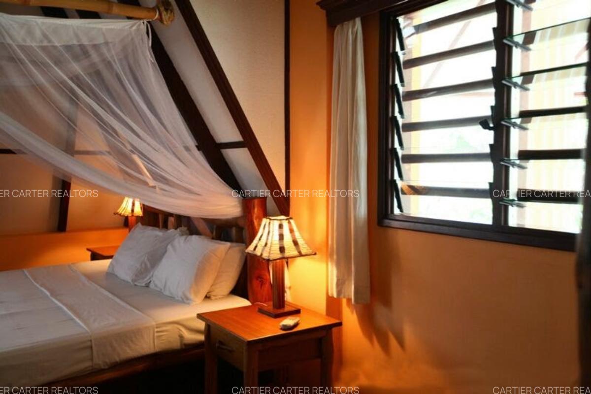 6 Bed Villa with Swimming Pool in Diani - 11