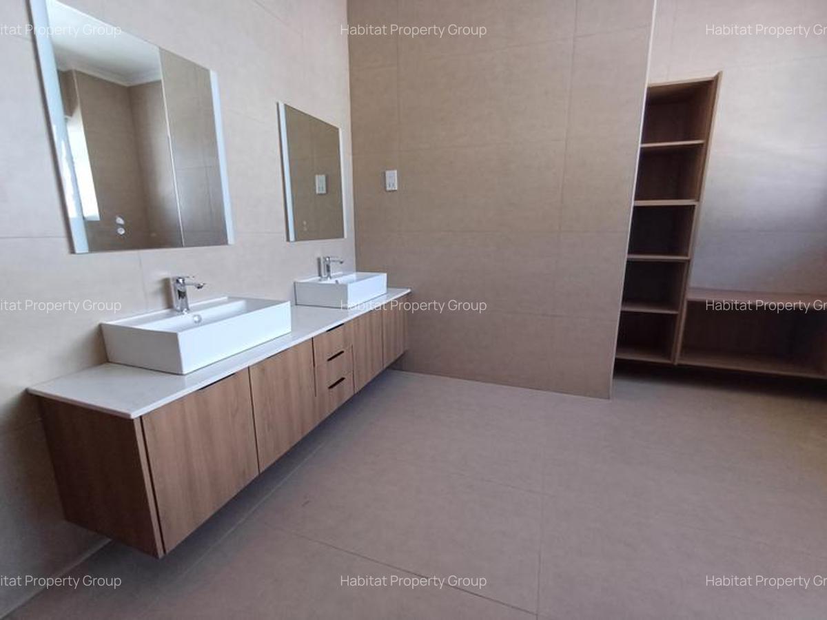 6 Bed Townhouse with En Suite in Loresho - 7