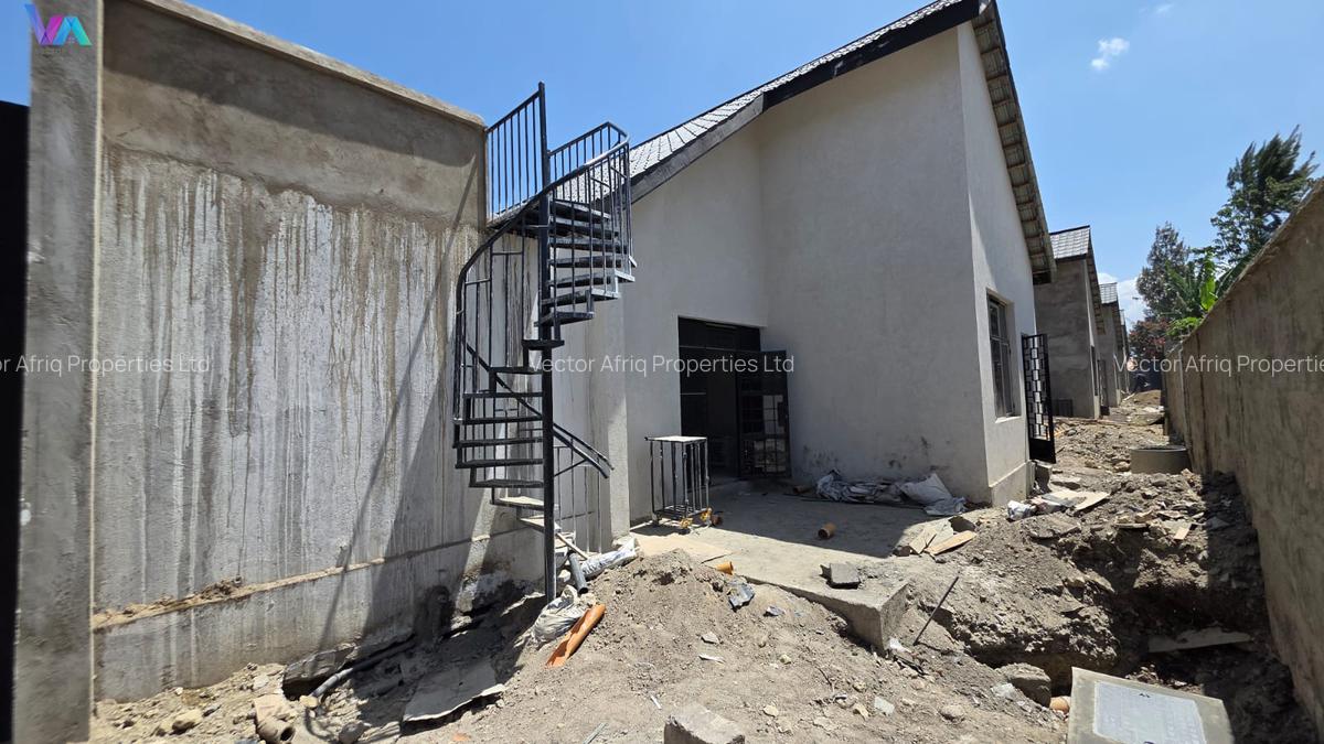 Land in Kitengela - 12