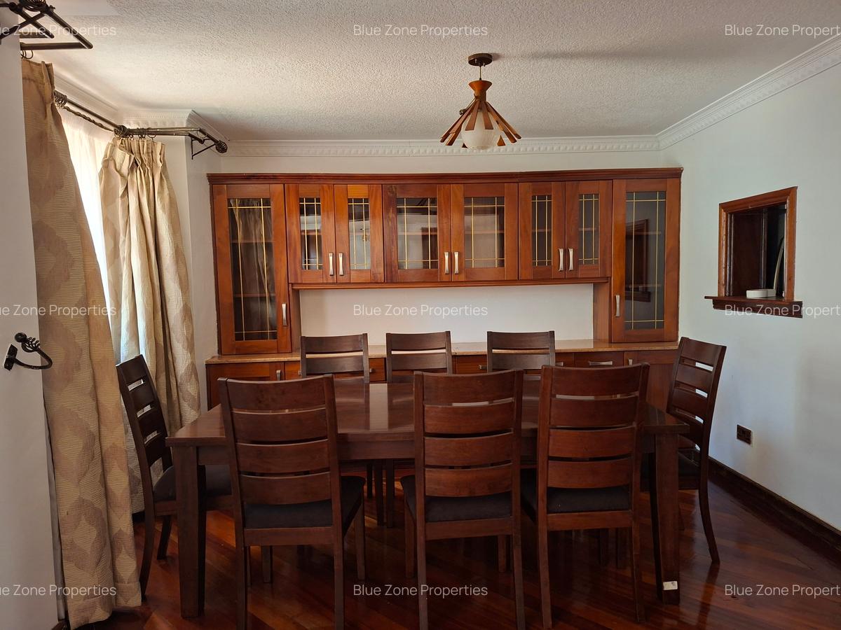 4 Bed Townhouse with En Suite at Close To Un - 7