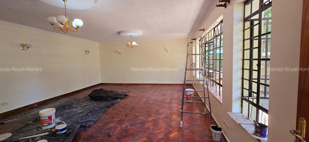 4 Bed Townhouse with En Suite at Lavington Road Garden - 9