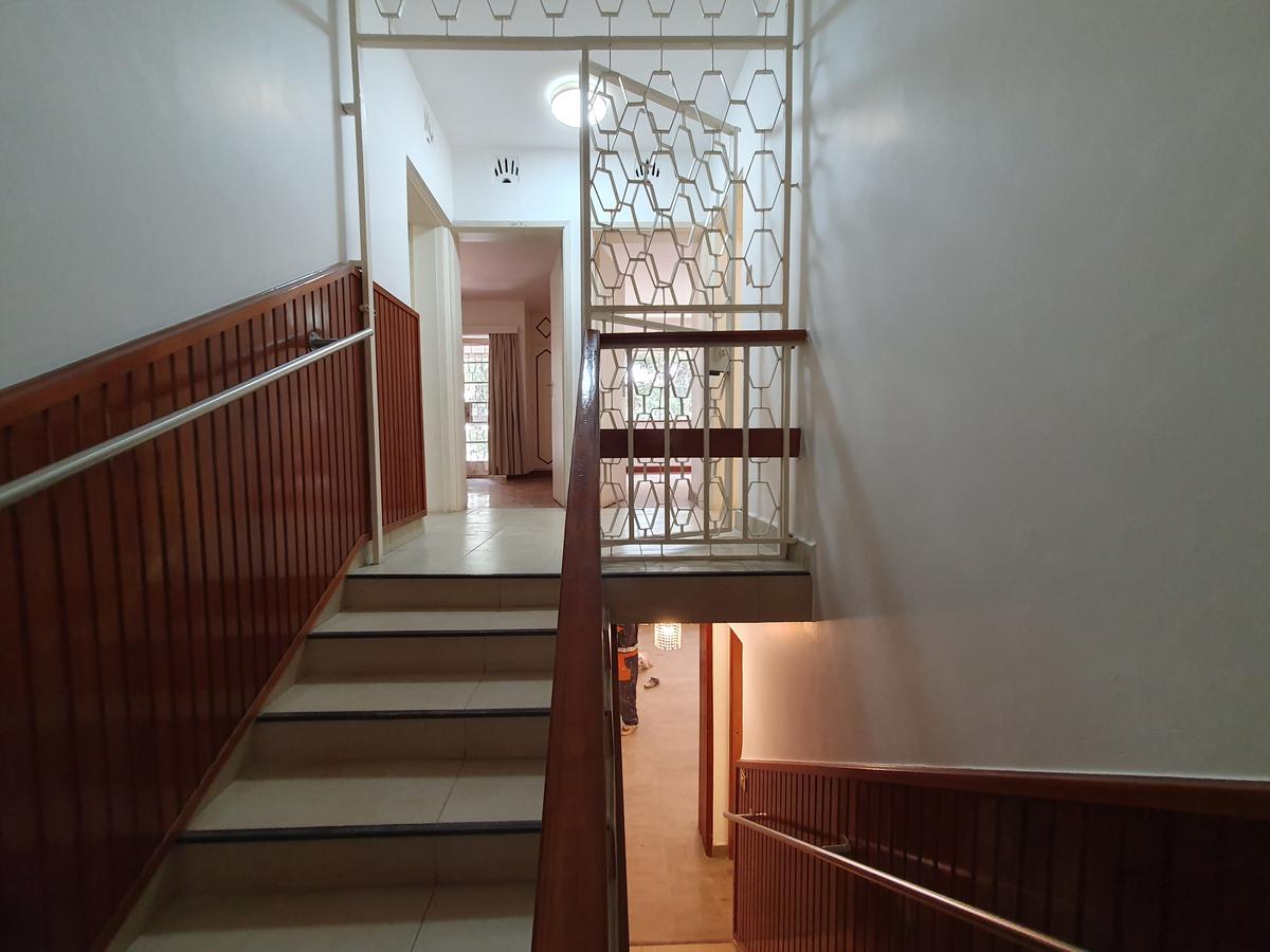4 Bed House with En Suite in Parklands - 9