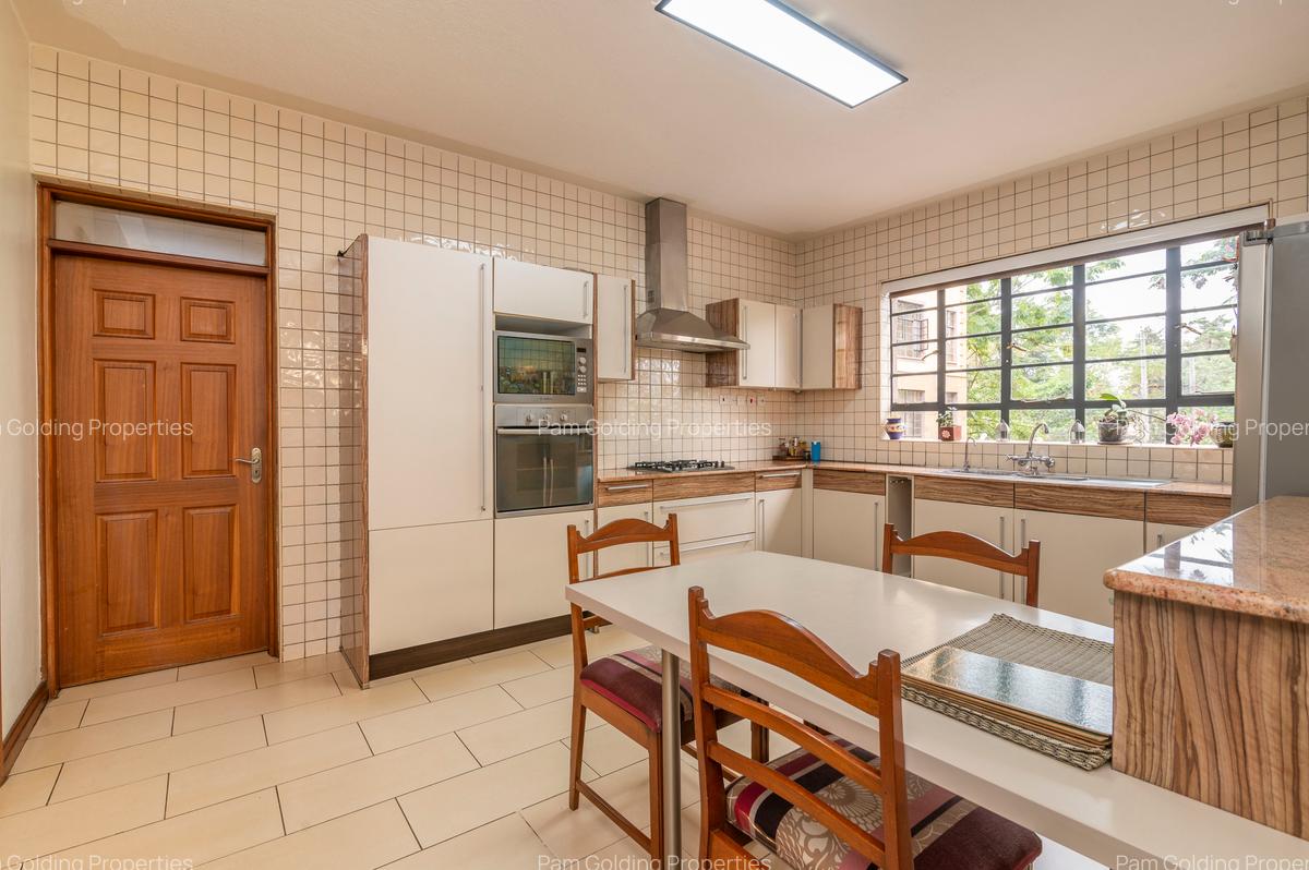 4 Bed Apartment with En Suite at General Mathenge - 8