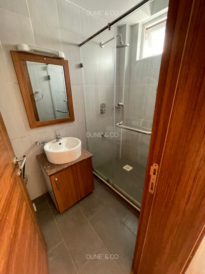 3 Bed Apartment with En Suite in Kilimani - 14
