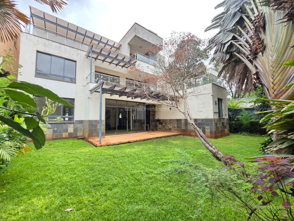 5 Bed Townhouse with En Suite at Lavington Green - 2